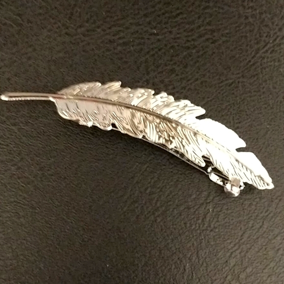 Feather hair clip - Picture 3 of 7